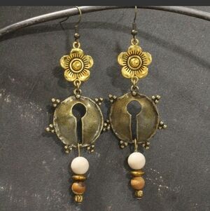 NEW - 1 LEFT - The Hasty Hare Dangle Earrings Steampunk/Vintage